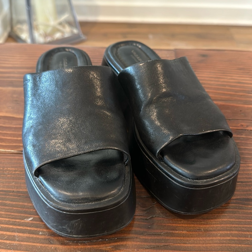 Vagabond Black Leather Slides